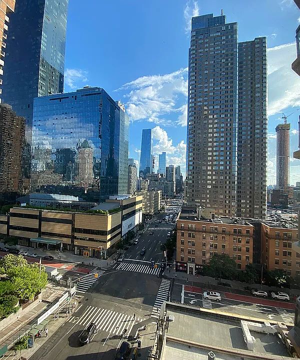 1st image of 500 W 43rd St APT 12D