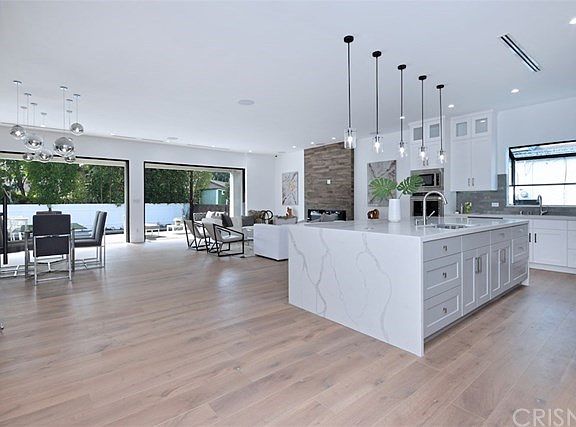 5th image of 13328 Hatteras St