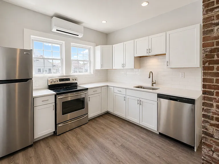 159 Parsons St #2 — Photo 9