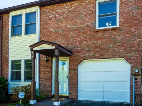 28 Lenape Trl, Washington Boro, NJ 07882