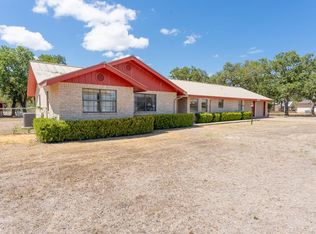 132 Windwood Rd, Kerrville, TX 78028