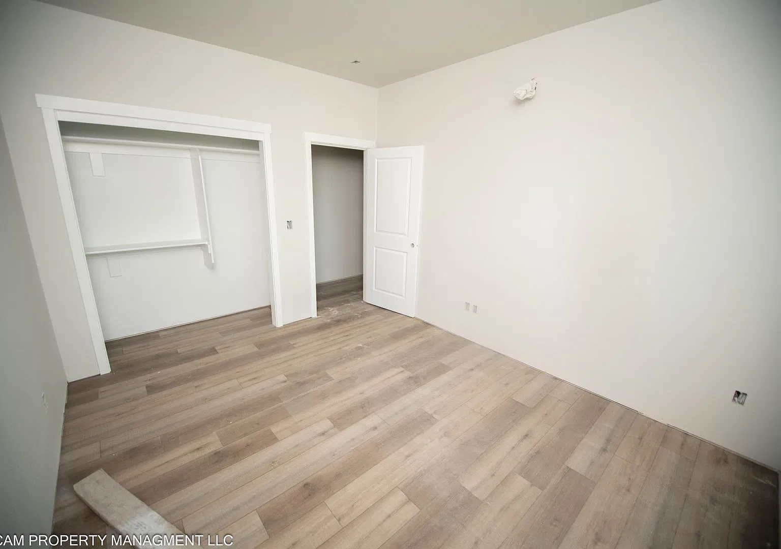 4-Bedroom, 2.5-Bathroom Townhome! — Photo 4