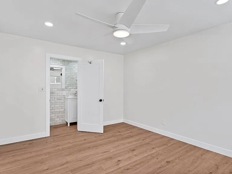 Ocean Beach Living | Modern 2Bd/2Ba | Laundry in-unit — Photo 24