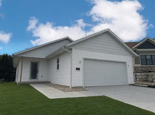 1273 Tivoli Cir, Oregon, WI 53575