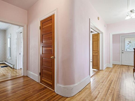3rd image of 219 Highland Avenue