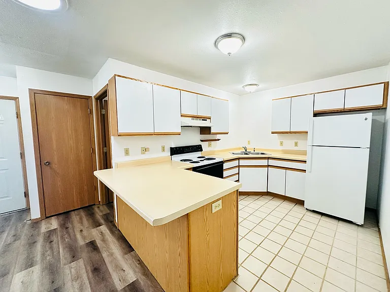 317 Crestview Ln #B — Photo 12