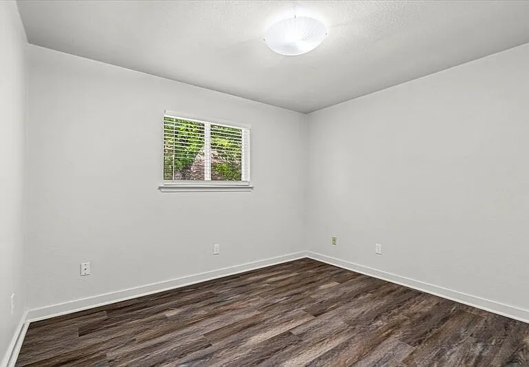 826 King Albert St #B — Photo 21