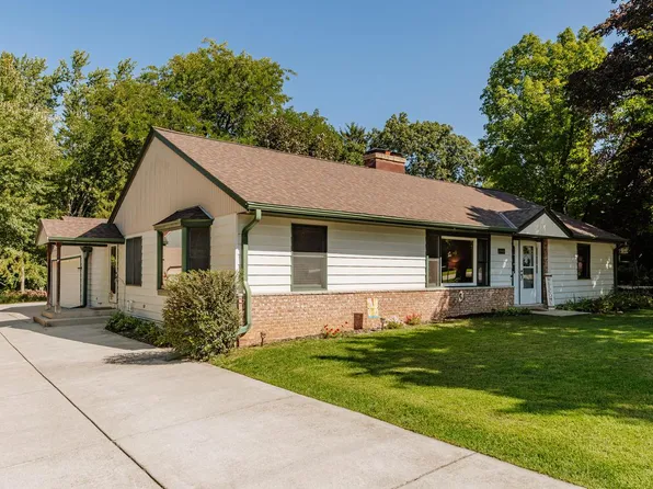 248 E Ottawa AVENUE, Dousman, WI 53118