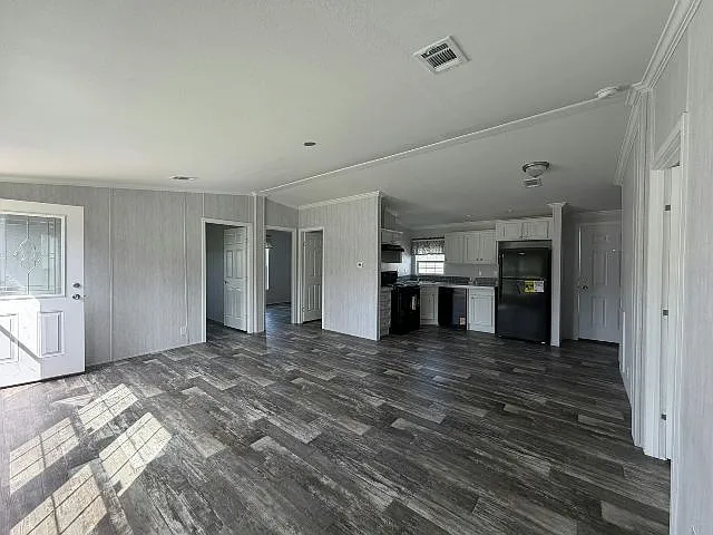 3 bed, 2.0 bath, 960 sqft, $2,100 — Photo 3