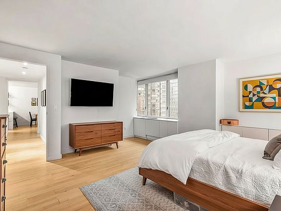4th image of 322 W 57th St APT 37K
