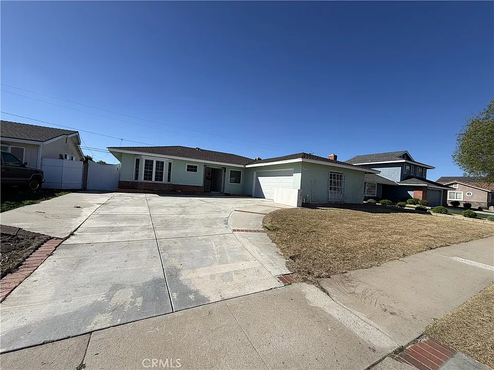 17391 Elm St