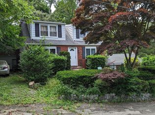 42 Fern Rd, Rocky Point, NY 11778