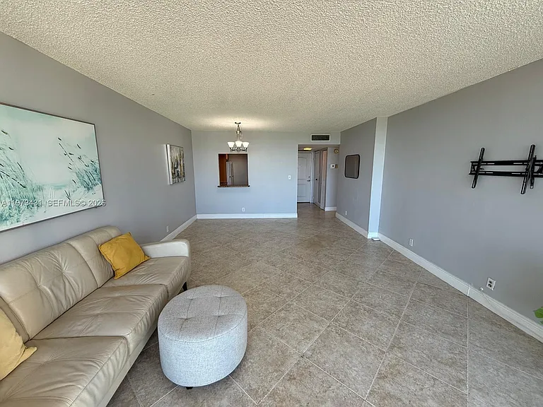 100 Bayview Dr #610 — Photo 3