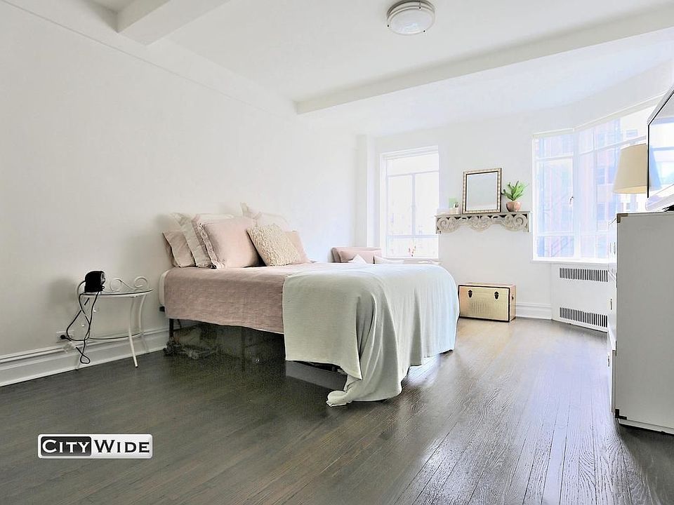 2nd image of 20 5th Ave APT 5B