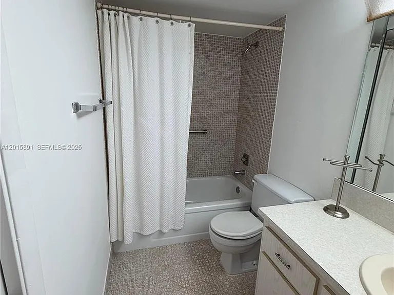 3032 Hythe Pl #3032-B — Photo 16