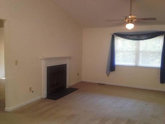 3rd image of 332 Jefferson Dr