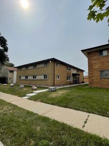 7825 West Hampton AVENUE, Milwaukee, WI, 53218