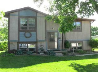 905 5th Ave, Belle Plaine, IA 52208