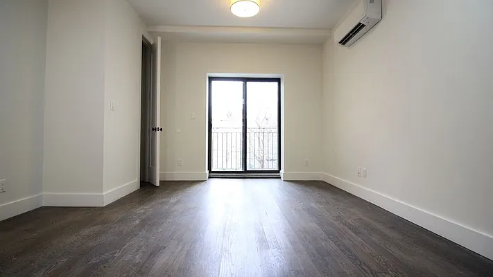 Rented by Nooklyn NYC LLC | media 4