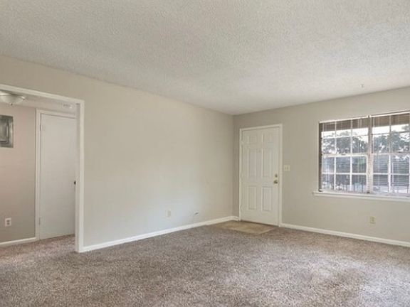 4th image of 632 33rd St E APT D