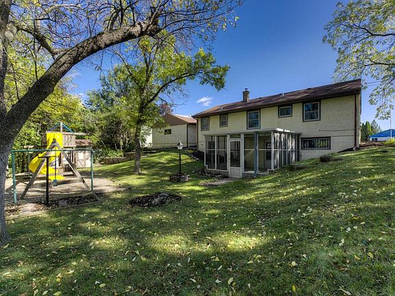 2nd image of 1334 Ross Ave