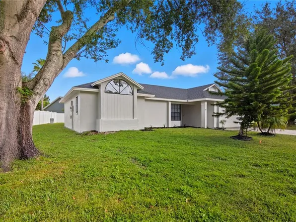 205 Red Maple Dr, Kissimmee, FL 34743