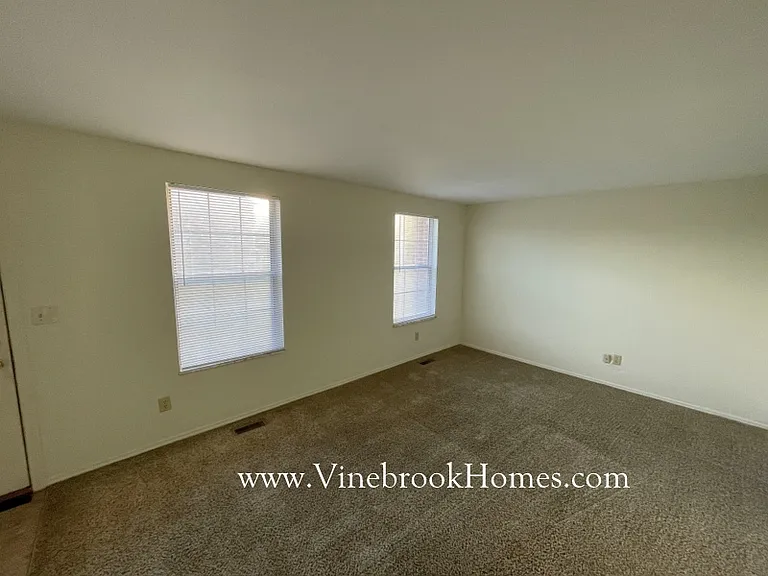 7959 Mount Hood Dr — Photo 3