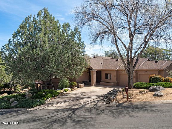 5th image of 642 Thunderbird Dr