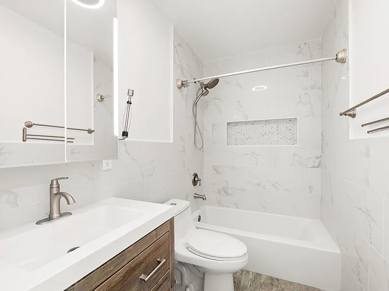 424 Locust St — Photo 6