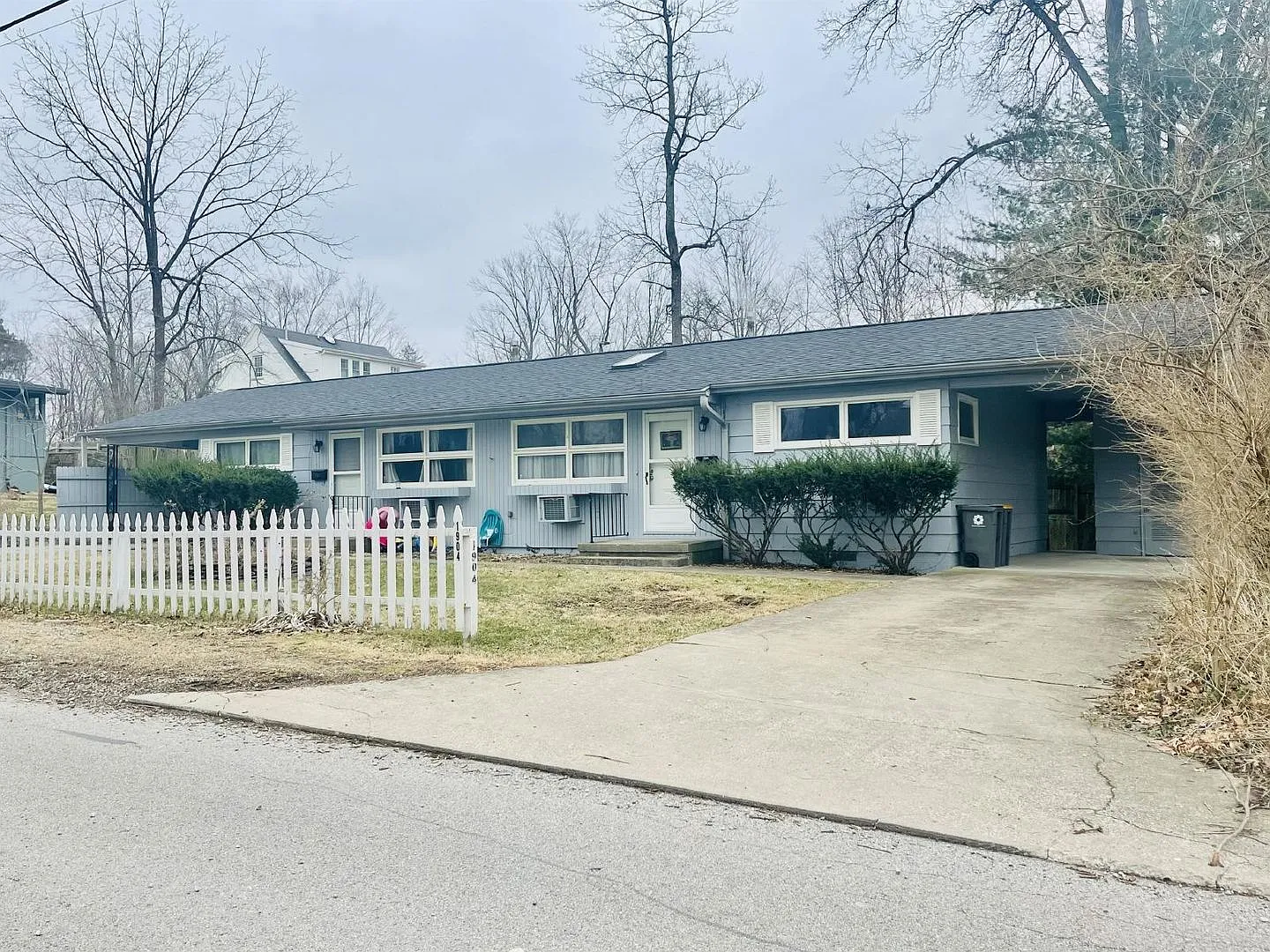1904 E. Maxwell — Photo 1