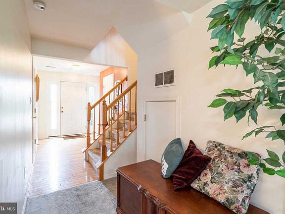 3rd image of 301 Broad Meadow Dr