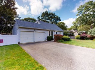 40 Floradora Dr, Mastic, NY 11950