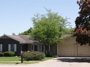 212 Post Rd, Iowa City, IA 52245