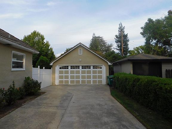 4th image of 1020 S Pleasant Ave