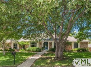 2202 Midhurst Dr, Arlington, TX 76013