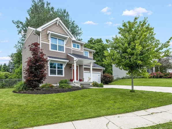 4621 Trotters Pointe Cir, Midland, MI 48642