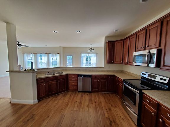 3rd image of 233 Kanter Dr