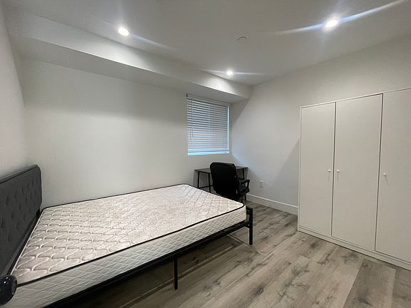 3rd image of 1532 W 37th St #1530