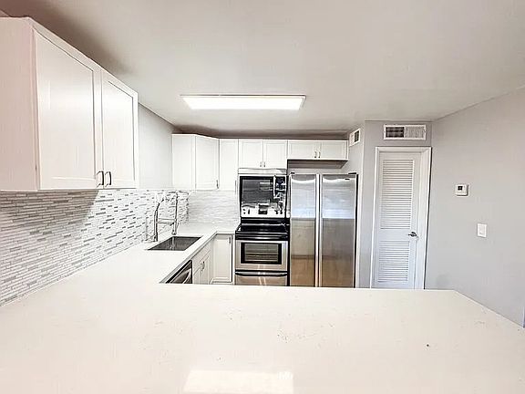 3rd image of 1441 Duffield St Suite 23
