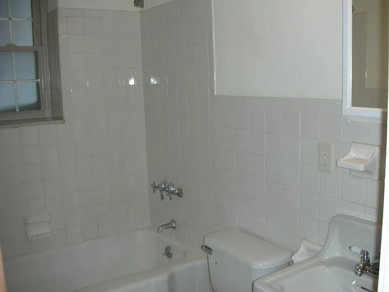 451 Bernhardt Dr — Photo 15