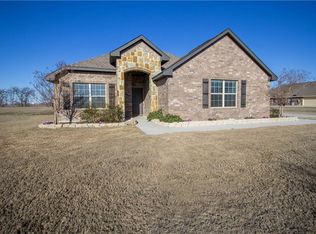105 Pedernales Ct, Rhome, TX 76078
