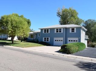 1752 Mackenzie Rd, Pueblo, CO 81001