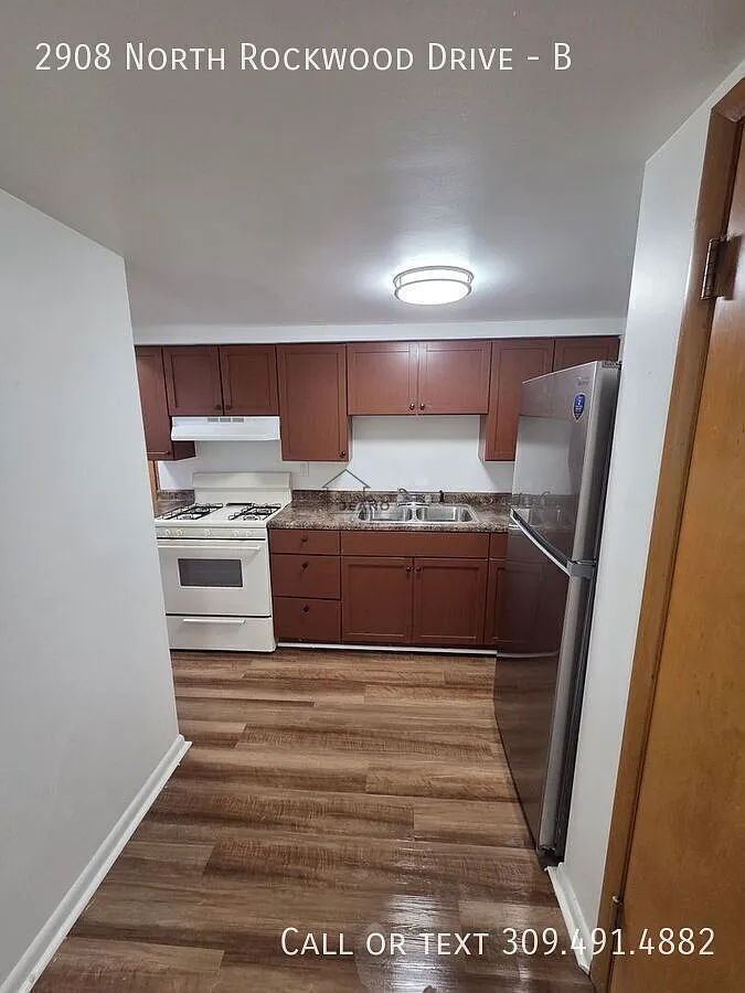 Newly Renovated 1-Bedroom Apartment Coming Available Next Week! — Photo 4