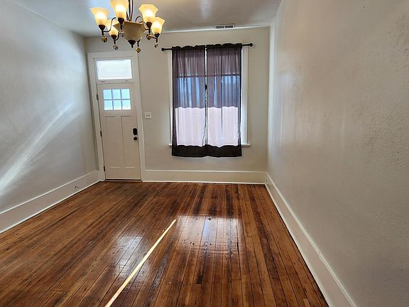 2nd image of 1117 Park St #1117