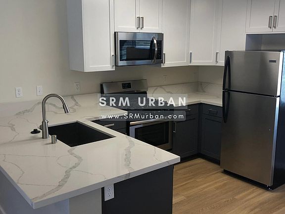 3rd image of 4167 Iowa St APT 10