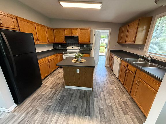4th image of 2340 E Mosherville Rd