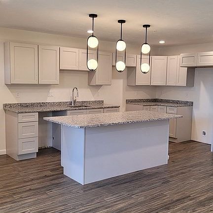 4th image of 27 Ocean Walk Dr #205