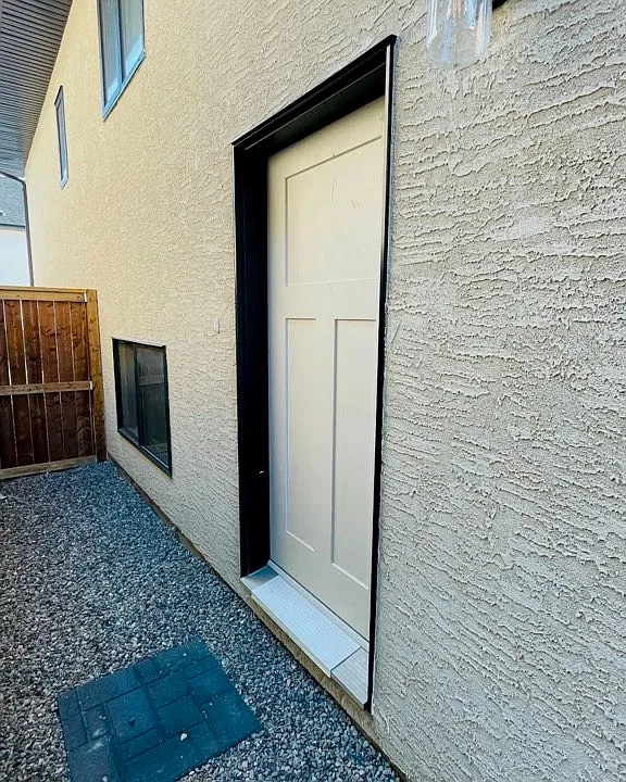 224 Hamm Cres #B