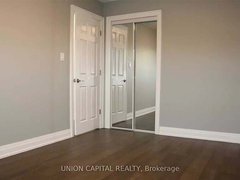 3210 Fairfox Cres — Photo 15