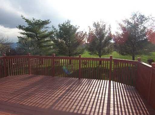 4th image of 31 Somerset Dr